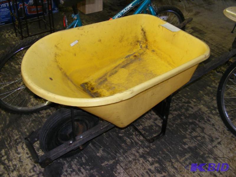 Stanley Wheelbarrow, needs a new front tire...