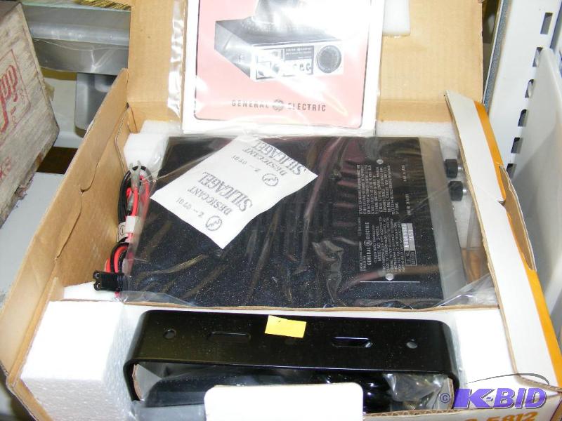 GE Mobile CB Transceiver, NOS...
