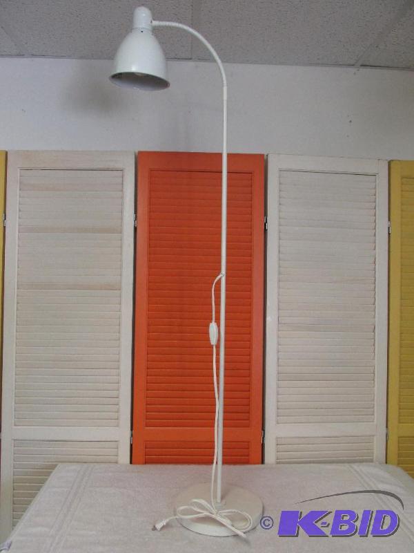 lot 122 image: Nice Reading Lamp