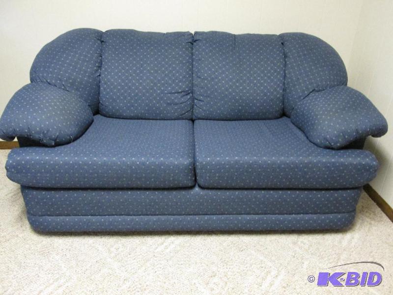 lot 131 image: A Blue Couch in Excellent Condition.