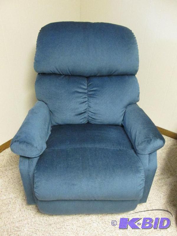 lot 132 image: Blue Recliner,  In Excellent Shape.