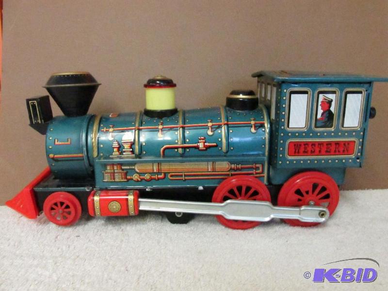 lot 135 image: Very Nice Vintage Train Engine that still runs and Blows Smoke.