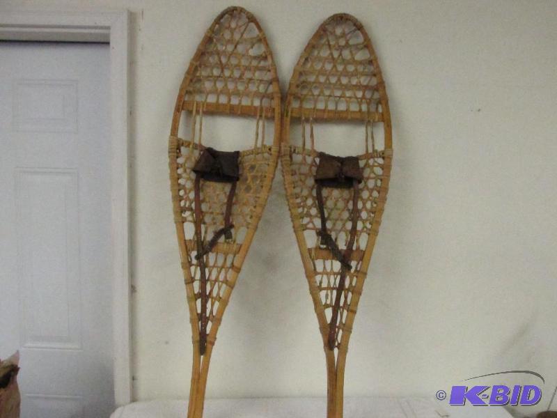 lot 2 image: No. 74 Vintage Snow Shoes from SAFESPORT, excellent condition