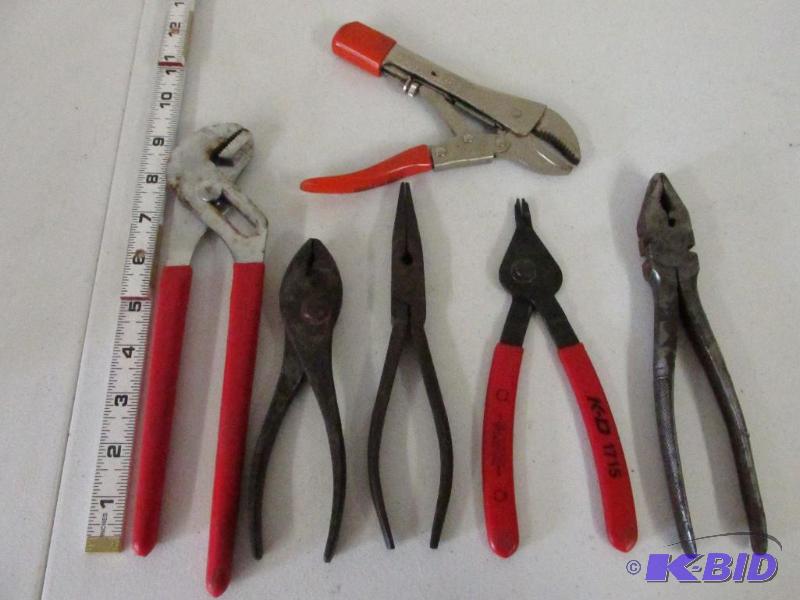 lot 28 image: Nice Variety of Pliers