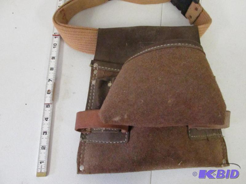 lot 31 image: SEARS Tool Pouch with Belt - Used in very good condition