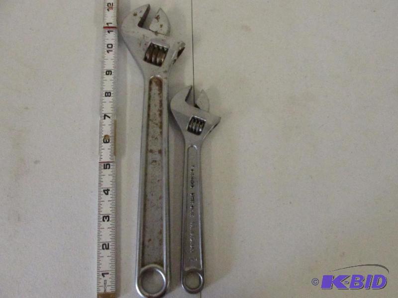 lot 32 image: 2 adjustable Wrenches