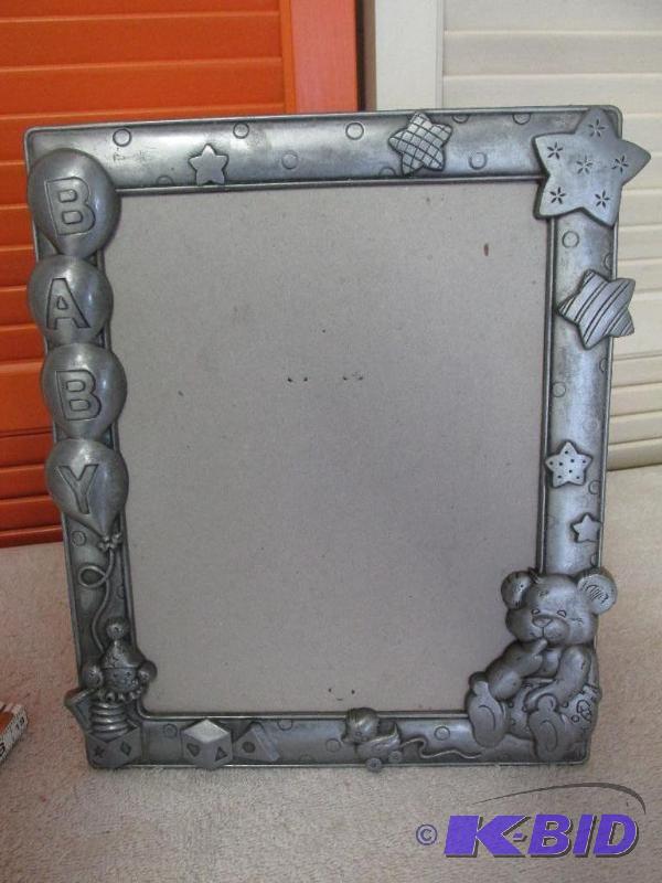 lot 57 image: Very nice Pewter () Picture Frame