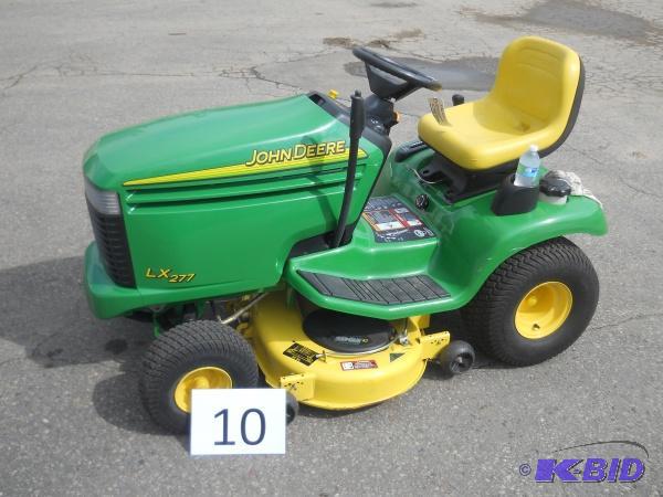 1999 John Deere LX 277