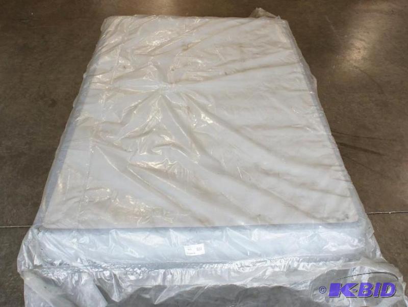 Serta Full Box Spring. MSRP $199.Dirt on plas...