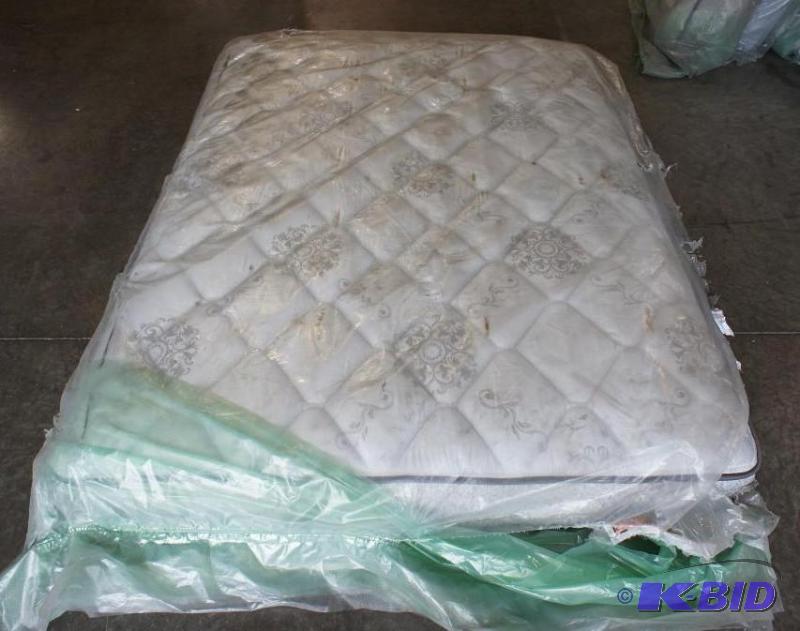 Sealy SeaGrove Plush Queen Mattress. MSRP $79...