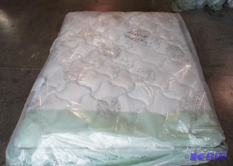 Sealy SeaGrove Euro-top Queen Mattress. MSRP ...