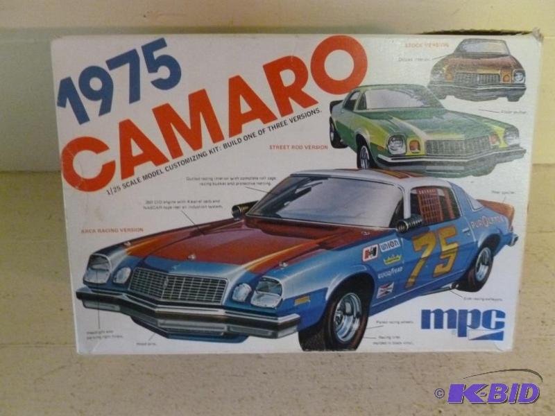 Vintage MPC 1975 Camaro 125 scale model kit....
