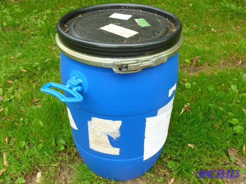 Heavy gage plastic 10-15 gallon storage drum ...