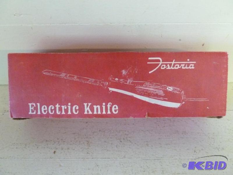 Fostoria electric knife, comes in the origina...