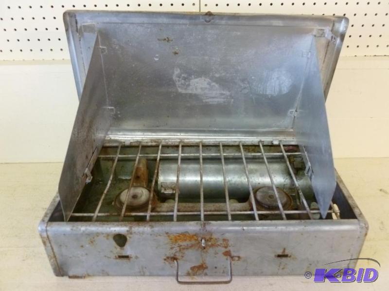 Vintage J.C Higgins double burner camping sto...