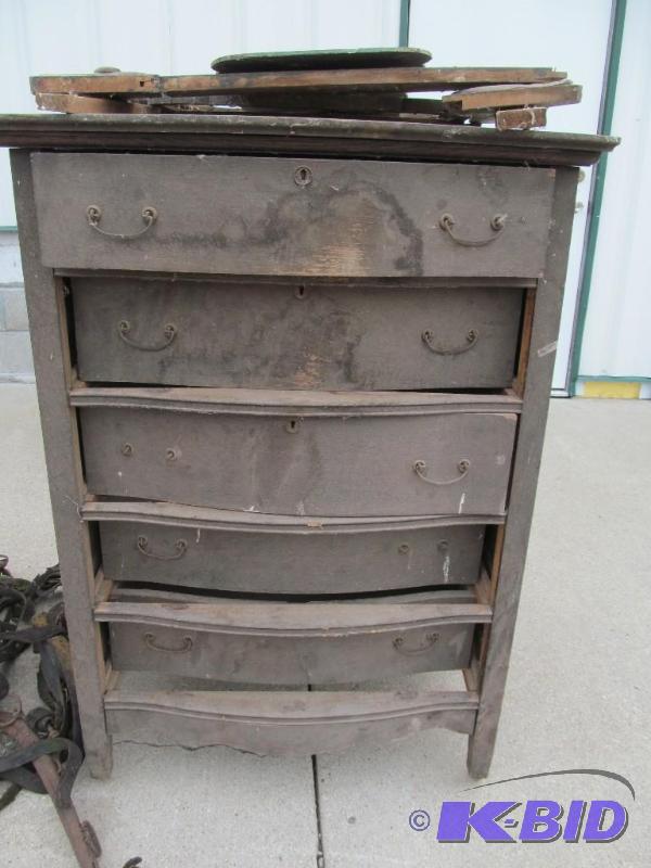 Dresser