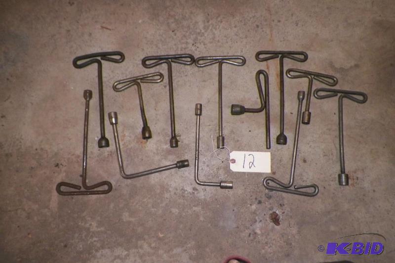 lot 12 image: Walden Worcester Tool Set - Very Old