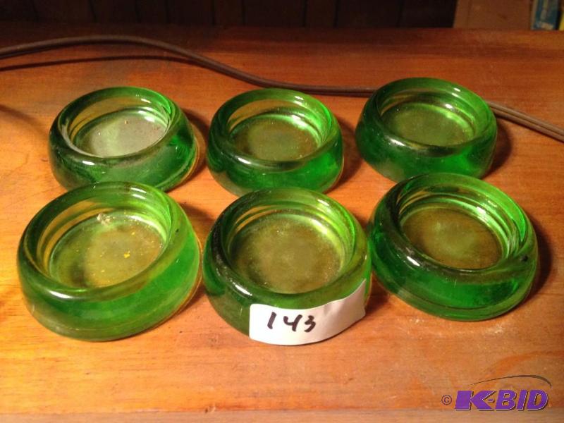 lot 143 image: 6 Green Depression Anchor Hocking Floor Protectors