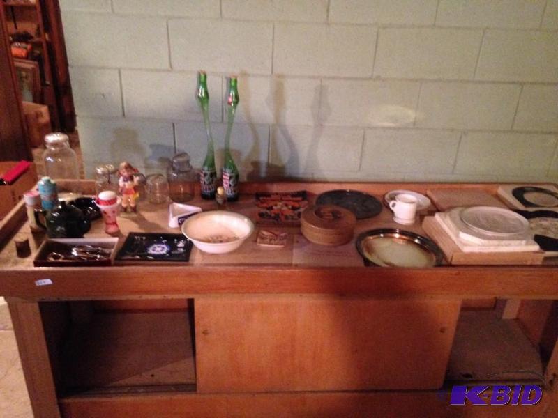 lot 158 image: All items on table