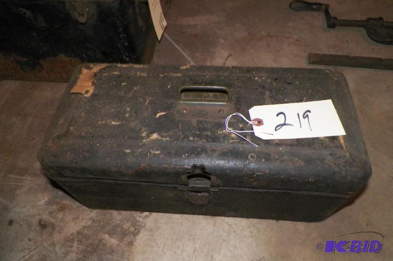 lot 219 image: Toolbox with Antique Racine Jack