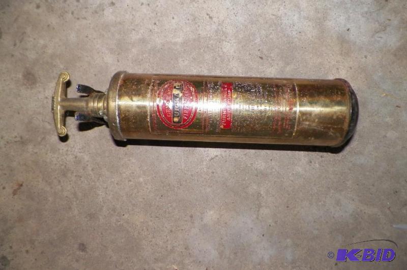 lot 221 image: BrassCopper Quick Aid Fire Extinguisher