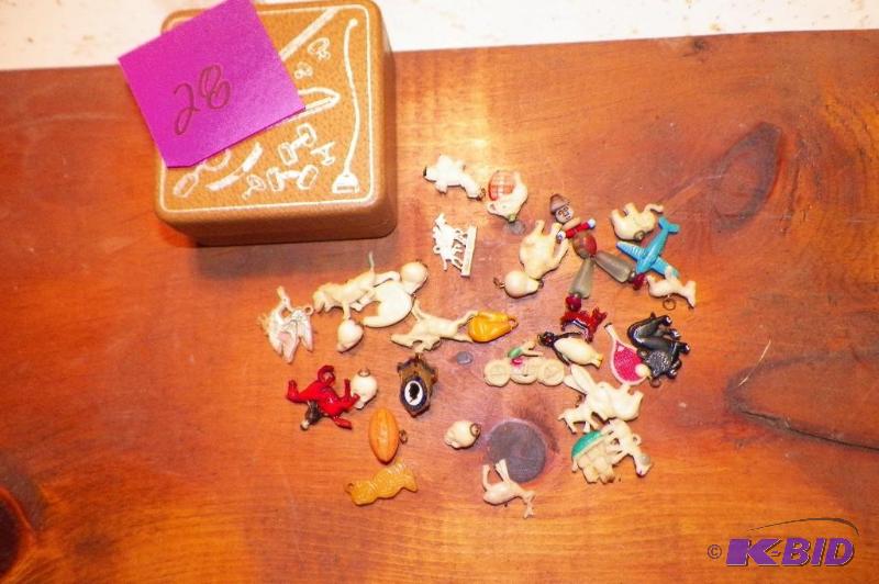 lot 28 image: Antique Celluloid Cracker Jack Type Toys
