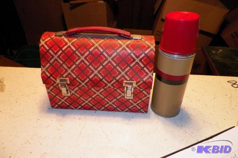 lot 37 image: Lunchbox with Thermos