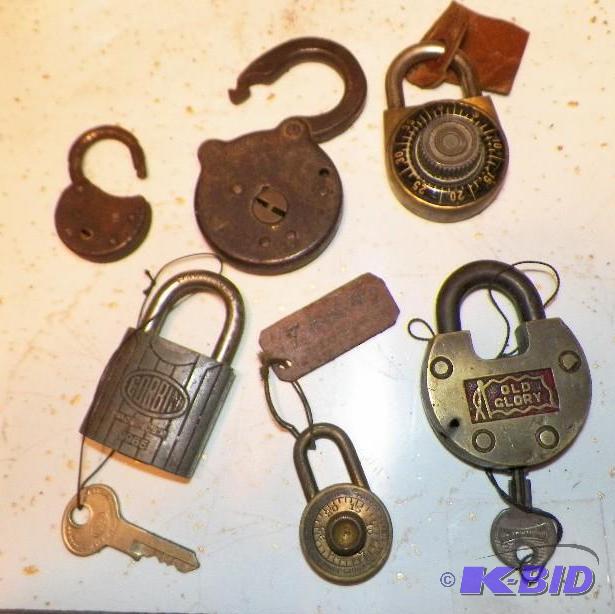 lot 76 image: Old Lock Collection