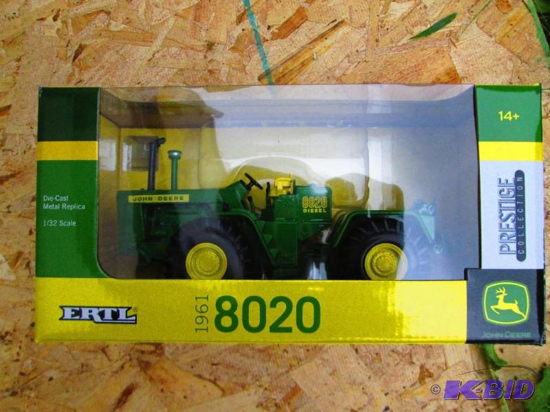 Ertl 1961 8020 John Deere die cast tractor mo...