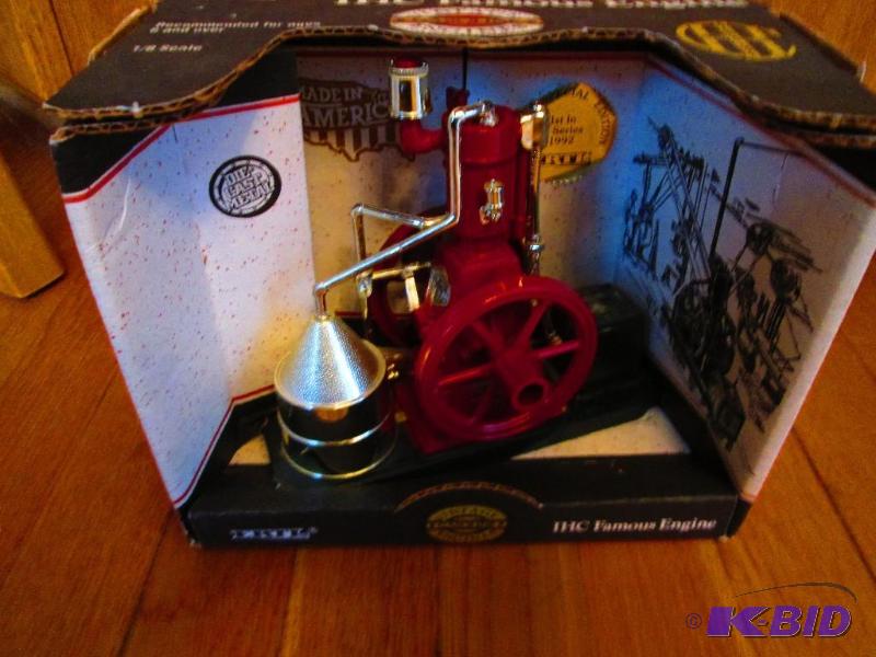 Ertl IHC Famous Engine 18 Scale vintage gaso...