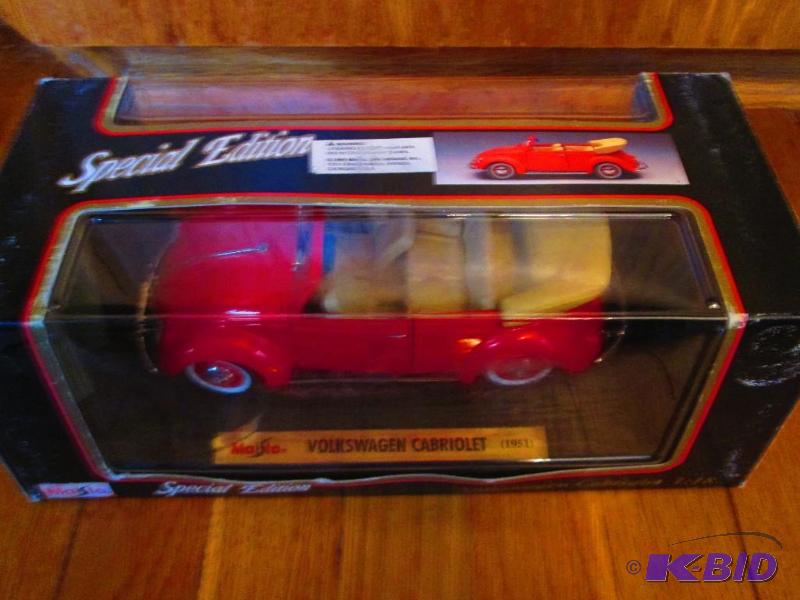 Special edition Maisto Volkswagon Cabriolet 1...
