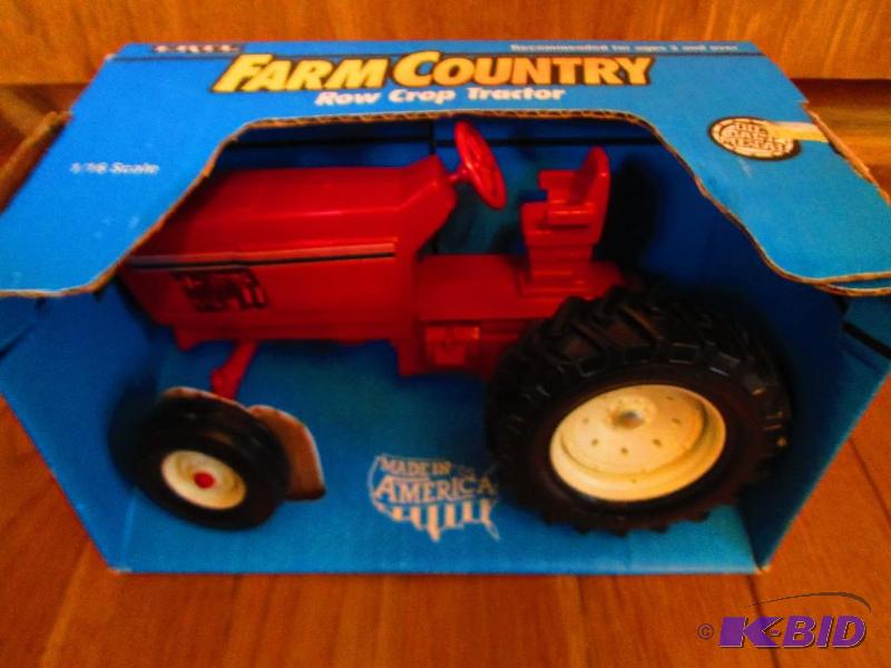 Ertl Farm Country row crop tractor 116 scale...