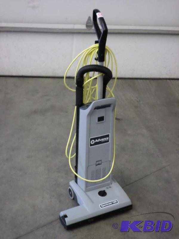 lot 23 image: Like New Advance Spectrum 18D Commercial 120V...