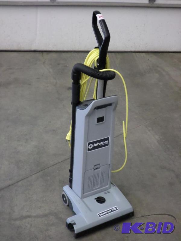 lot 24 image: Like New Advance Spectrum 15D Commercial 120V...