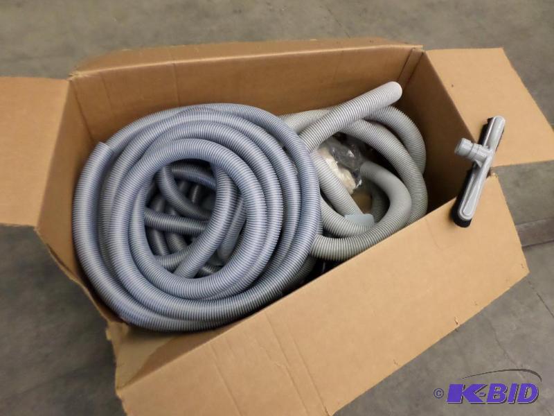 lot 26 image: Box Lot Of Commercial Cleaning Equipment Hose...