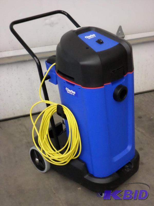 lot 6 image: New Clarke Maxxi II 120Volt Vacuum System, Wo...