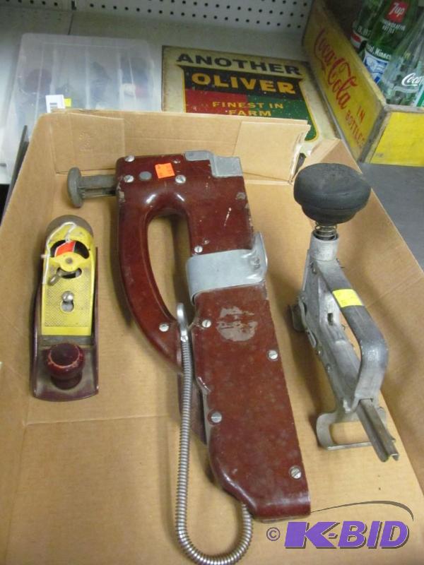 lot 22 image: Lot of vintage tools