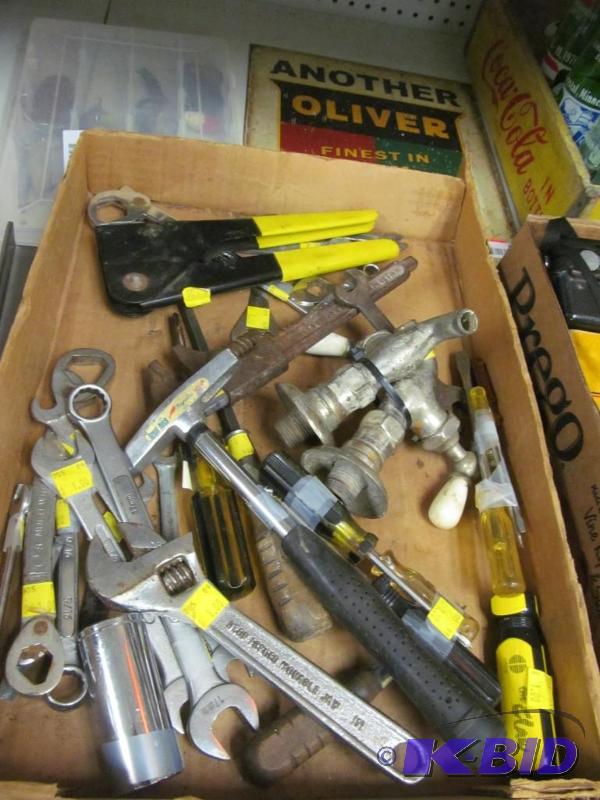 lot 30 image: Lot of vintage tool