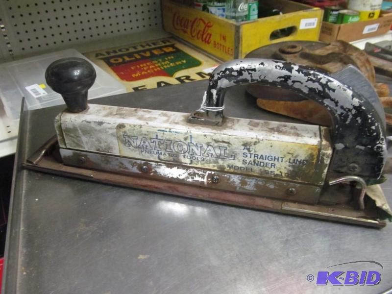 lot 37 image: Auto body pneumatic straight line sander