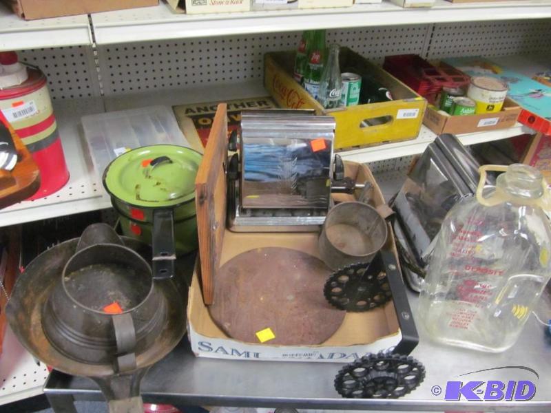 lot 39 image: Lot of vintage kitchen items toasters, pans, picture frames and more
