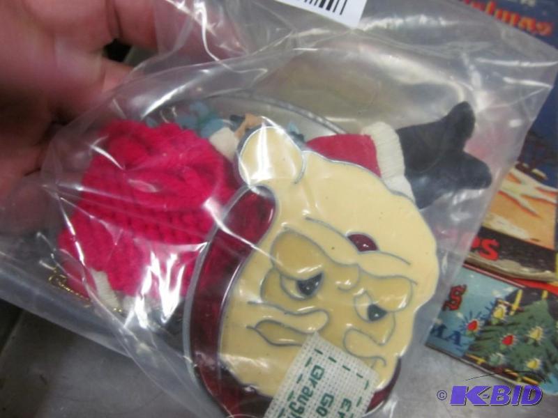 lot 43 image: Lot of X-Mas lights and decorations