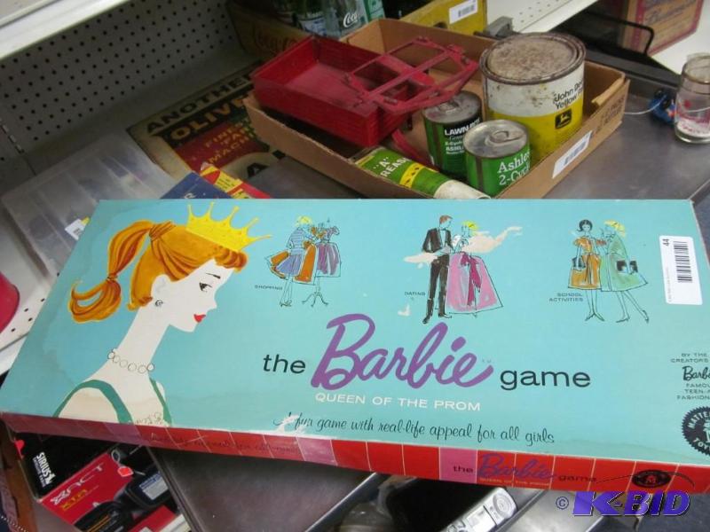 lot 44 image: 1960 The Barbie Game