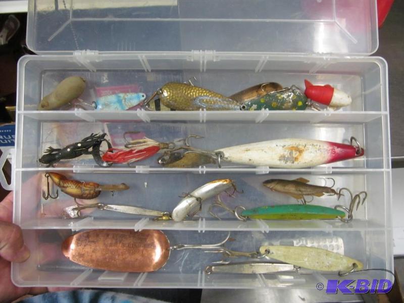 lot 48 image: Lot of Vintage fishing Lures