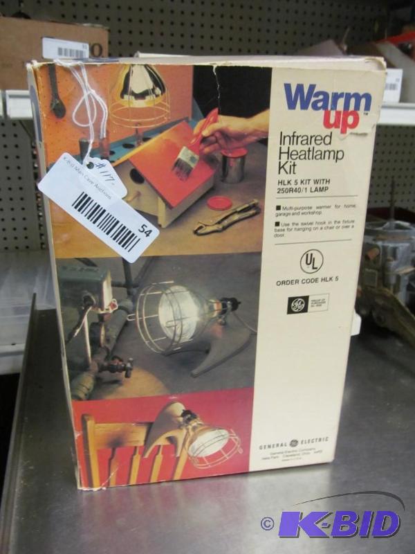 lot 54 image: Vintage GE Warm Up infrared heatlamp kit