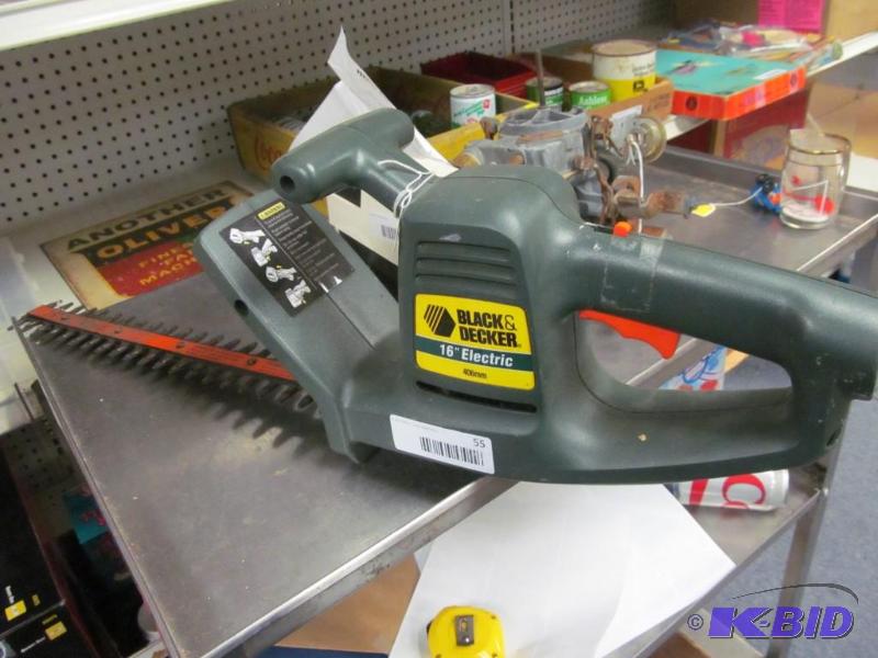 lot 55 image: Black & Decker 16 electric
