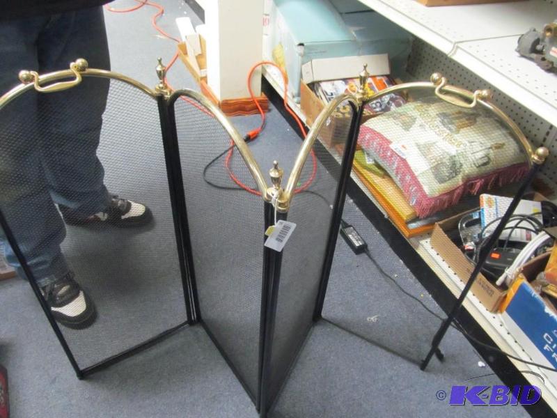 lot 58 image: Fireplace screen