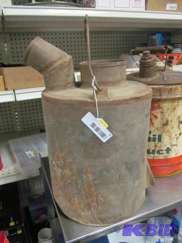 lot 7 image: Vintage 5 Gallon Water Metal Bucket