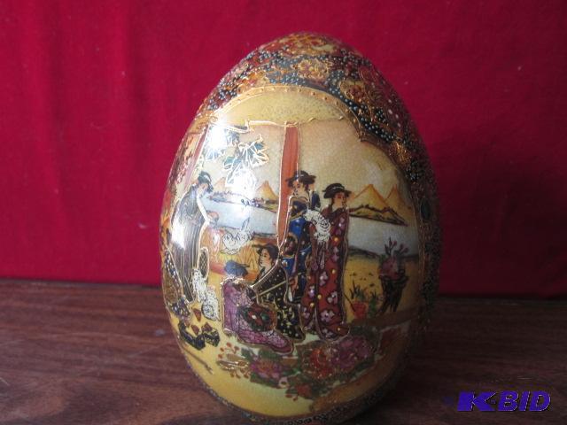 Large Satsuma gold gilded enameled hand paint...