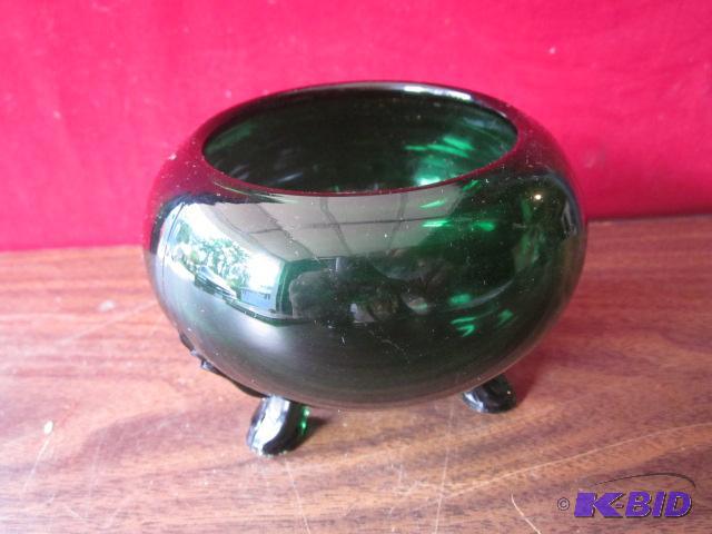 Vintage green depression glass footed bowl.&n...