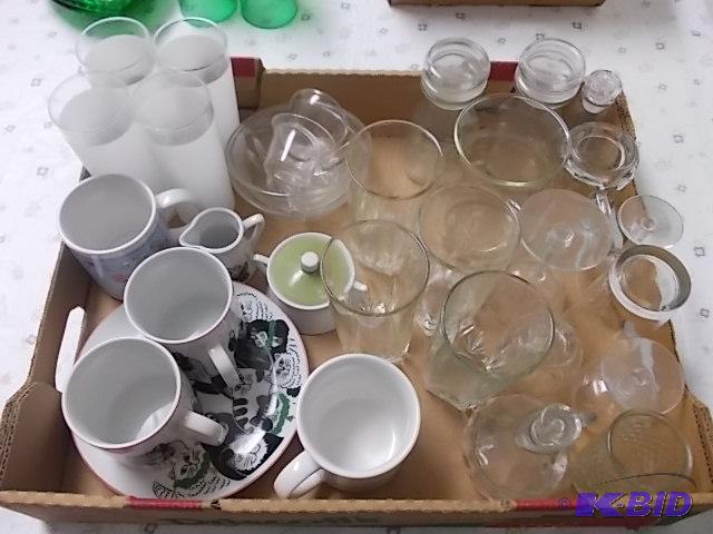 lot 47 image: Box Lot &nbspGlasses, Mugs, Cruet, Other Gl...